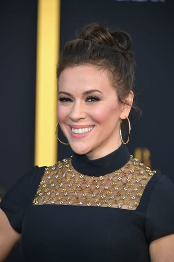 2. Алисса Милано (Фиби Холливелл) - 45 лет