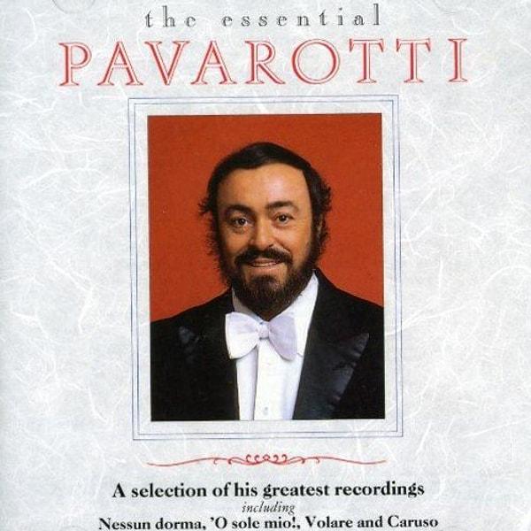 7. Kayıtları yalnızca klasik müzik listelerinde değil uluslararası pop listelerinde de 1. sırada yer aldı. Özellikle ‘Essential Pavarotti’ albümü İngiliz pop listesinde 1 numaraya kadar yükseldi ve inanılmaz bir biçimde tam 5 hafta orada kaldı.