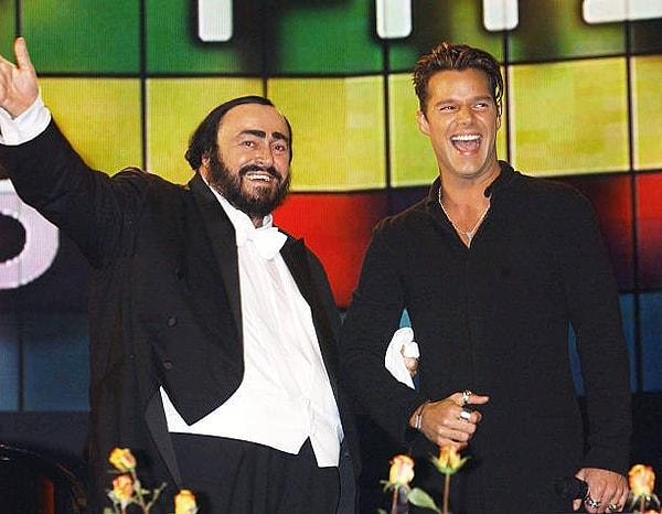 13. 'Büyük Luciano' Pavarotti, her yıl Modena’da düzenlediği 'Pavarotti ve Arkadaşları' konser dizisinde ise Ricky Martin, Elton John ve Spice Girls’le aynı sahneyi paylaştı. Gelirini ise yardım kuruluşlarına bağışladı.