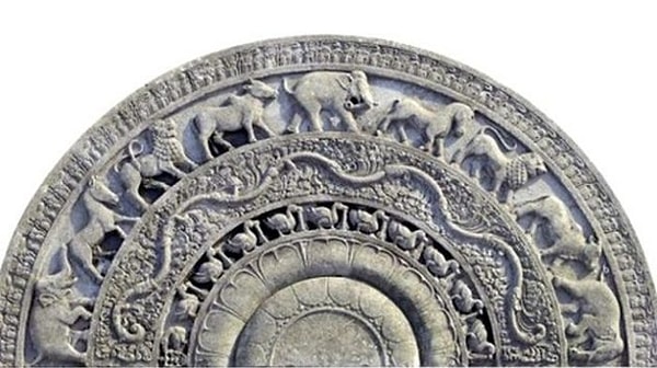 9. Лунный камень из Сассекса