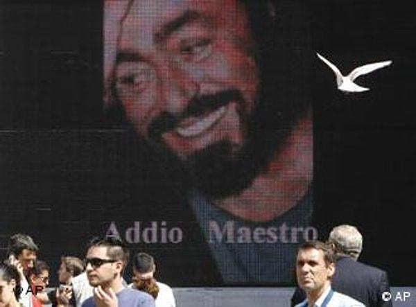 20. Pavarotti, 6 Eylül 2007 günü pankreas kanseri sonucu böbrek yetmezliği geçirerek hayatını kaybetti.