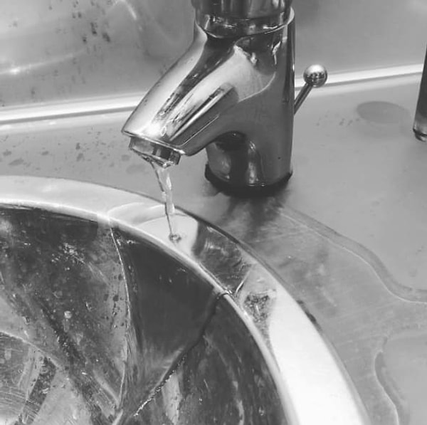 12. Сантехник, выбравший этот смеситель, тоже премии точно не заслужил