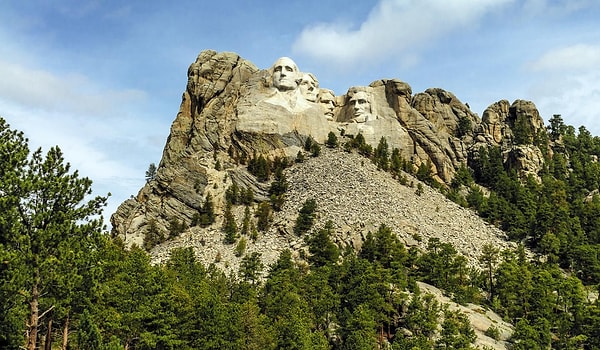 8. Кого из президентов НЕТ на горе Рашмор (Южная Дакота, США)?
