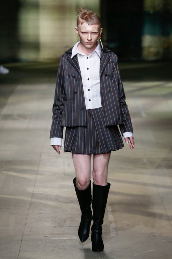 9. В таком наряде и в пир, и в мир.