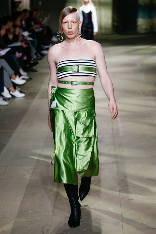 11. ...так - на вечеринку.