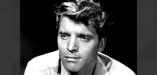 8. Как зовут этого актера?