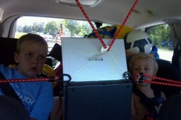 4. Когда больше нет сил возиться с детьми