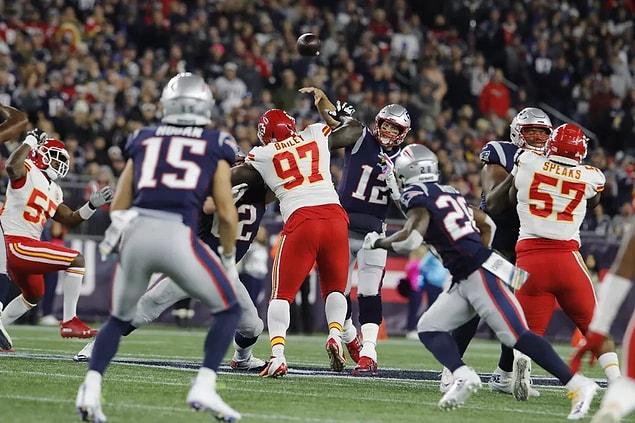 With 43:40 defeated the New England Patriots Kansas City Chiefs in Foxborough and the leader of the AFC West so that the first defeat of the season.