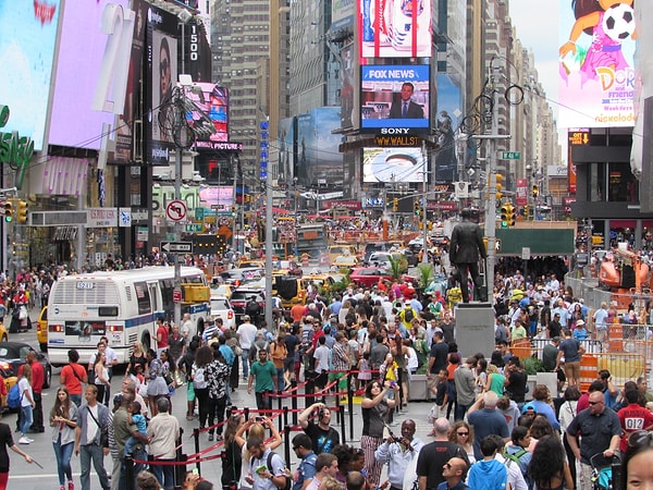 12. Вы наверняка уже встречали несколько незнакомых вам людей, живущих последний день своей жизни, и даже не догадывались об этом.