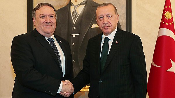 Erdoğan ile Pompeo Esenboğa Havalimanı'nda bir araya geldi.