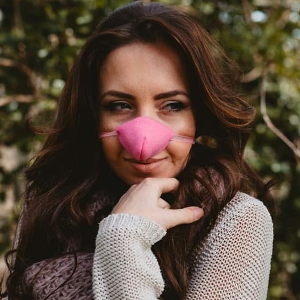 Оригинальная идея принадлежит Салли Стил-Джонс (Sally Steel-Jones), которая и стала основателем Nosewarmer Company.