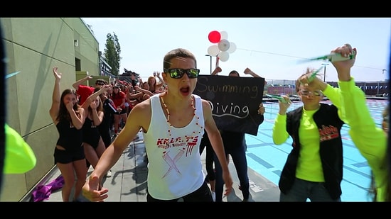 İnsana Lise Hayatını Sorgulatma Garantili ABD Lisesi Müzik Klibi