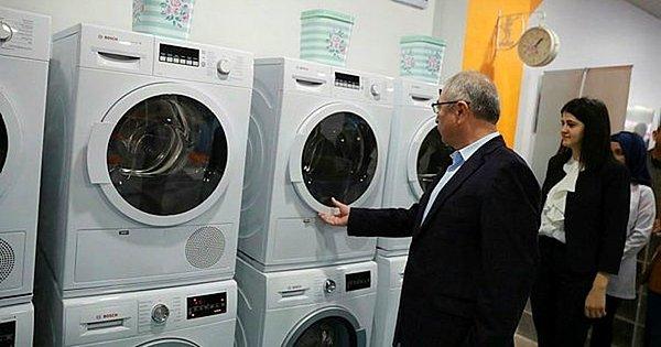 9. Mardin Büyükşehir Belediyesi'nin, üniversite öğrencilerinin kıyafetlerini ücretsiz yıkanıp ütülendiği  bir "Öğrenci Giysi Yıkama Merkezi" var.