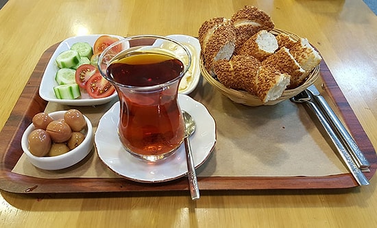 Antalya Valisi Açıkladı: Memura Mesai Saatinde Kahvaltı ve Sigara Yasağı Geldi