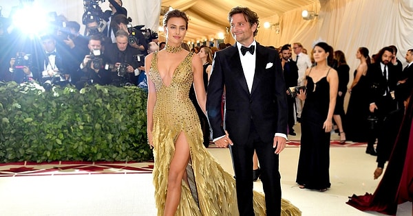 3. Но эта свежая новость, которую мы вам сейчас сообщим, просто потрясла мир...