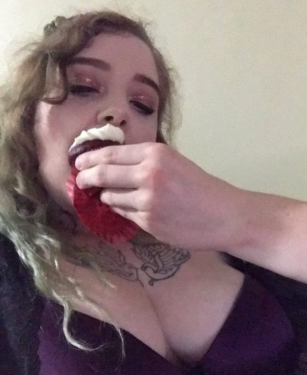 Влюбленные сумасшедшие не собираются отказываться от этого фетиша столько, сколько это будет возможно для Рози.