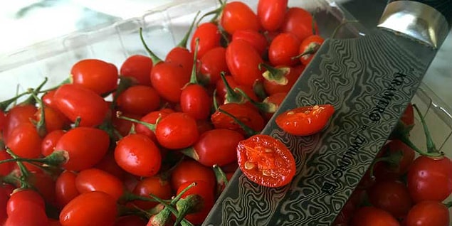Goji üzümü 19 farklı amino asit içerir. Proteinin yapı taşı olan amino asitler de kasların yenilenmesi ve büyümesini sağlar ve yağ yakımını hızlandırır.
