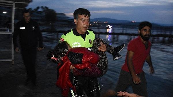 Yaşananlar 2015 yılında yine bir göçmen teknesinde hayatını kaybeden 2 yaşındaki Aylan bebeği akıllara getirdi.