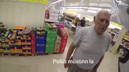 Markete Giren Motorcuyu Polis Zanneden Dayı İle Motorcunun Arasında Geçen Efsane Diyalog