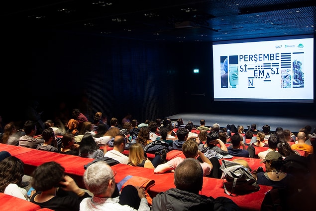 Yenilenme olgusunu tema olarak belirleyen "Perşembe Sineması" 29 Kasım'a kadar SALT Beyoğlu Açık Sinema'da!