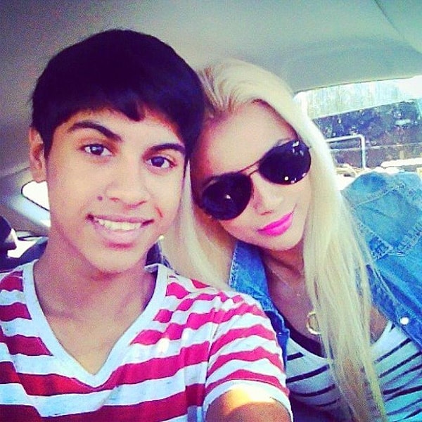 "Надеюсь, мое везение продолжится, и в 80 лет я буду выглядеть на 30", - говорит Шимми.