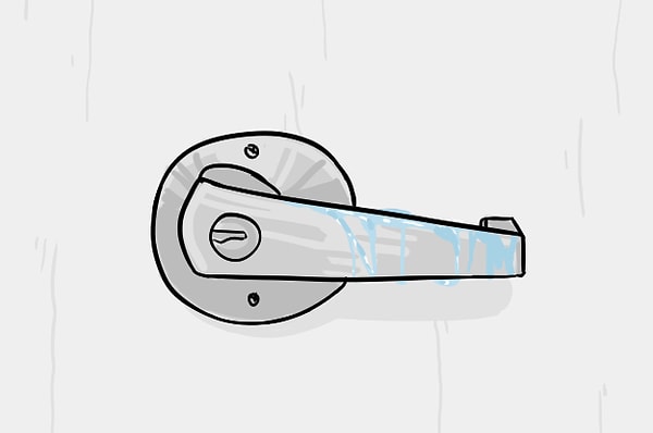 1. Начнем! Перед вами мокрая дверная ручка, и вы должны открыть эту дверь! Опишите ваши чувства.