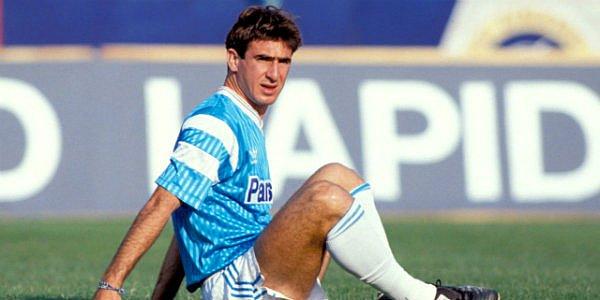 Eric Cantona gençlik yıllarında Marsilya, Bordeaux, Montpellier gibi takımlarda forma giydi.
