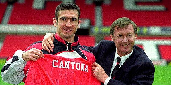 Ardından 1992 yılında kariyerinin bitimine kadar formasını terletip efsane olacağı Manchester United'a transfer oldu.