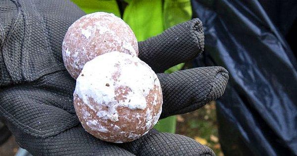 15. İsveç'in Skane kentine ait kıyılarda gizemli beyaz toplar bulunmuş.