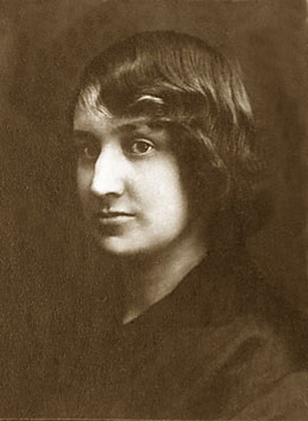 4. Как зовут эту советскую и российскую писательницу?