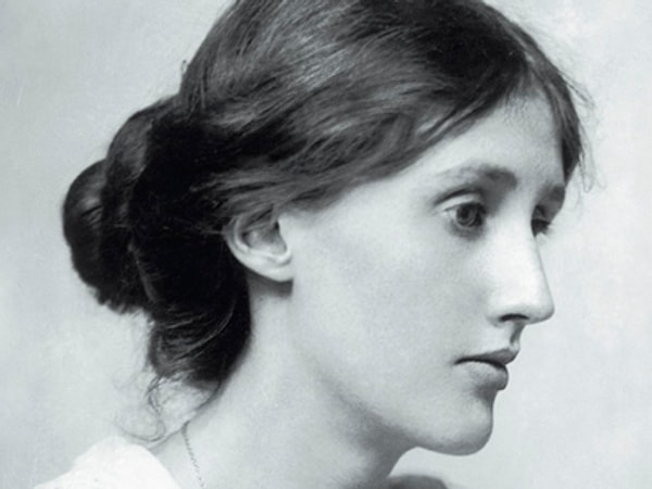 6. Она была не только писательницей, но и литературным критиком и переводчиком, ведущей фигурой модернистской литературы первой половины XX века и феминисткой