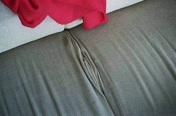 14. А это всего лишь складочка на диване. Неужели здесь можно рассмотреть еще что-то?