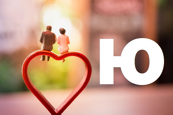 Вы вступите в брак с человеком, чье имя начинается на букву "Ю"!