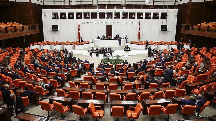 MHP Kararını Değiştirdi: Emeklilikte Yaşa Takılanlarla İlgili Önerge Reddedildi