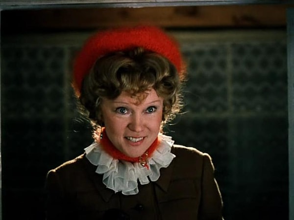 5. Как звали эту героиню из фильма "Любовь и голуби"?