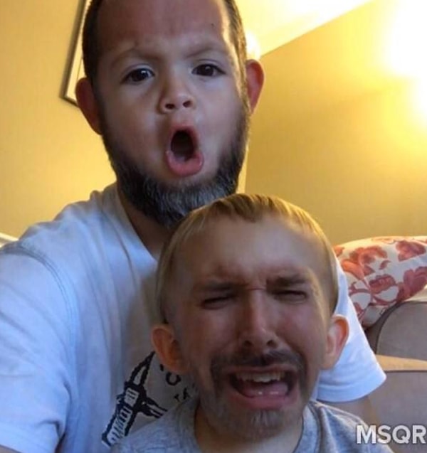 14. Еще один папаша, на всю катушку наслаждающийся отцовством.