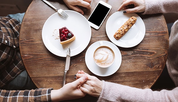 1. Прежде чем начать романтические отношения, вам нужно завязать с человеком дружбу