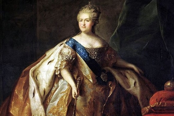 5. О какой комедии Екатерина II отозвалась так: «В этой распространенной пьесе все придумано и нет ни искры естественности. При чтении ни разу не улыбнулась»?