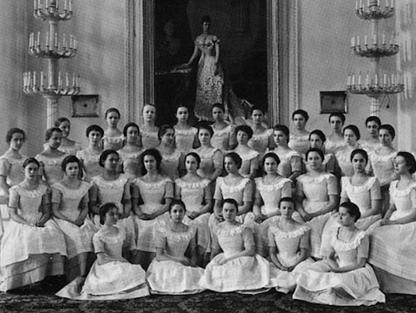 7. Что означало "обожать" на языке благородных девиц?