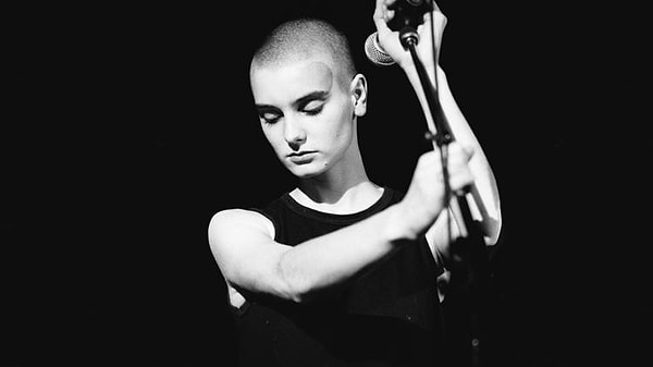 Sinead O'Connor, 1990'lı yıllarda Katolikliği seçerek Magda Davitt adını almıştı.