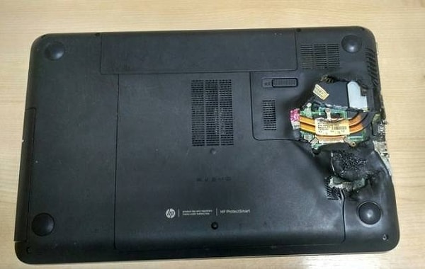 3. "Сегодня принесли ноутбук на замену клавиатуры. Когда спросил: „А кроме клавиатуры ничего не беспокоит?“, ответили, что все прекрасно"