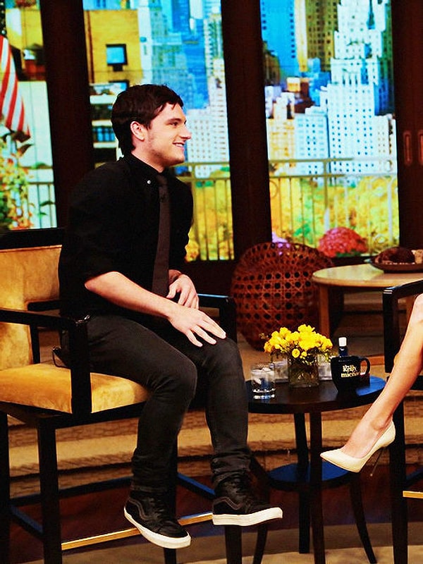 11. И, наконец, вы терпеть не можете высокие стулья, потому что ваши ноги болтаются как у маленького ребенка!