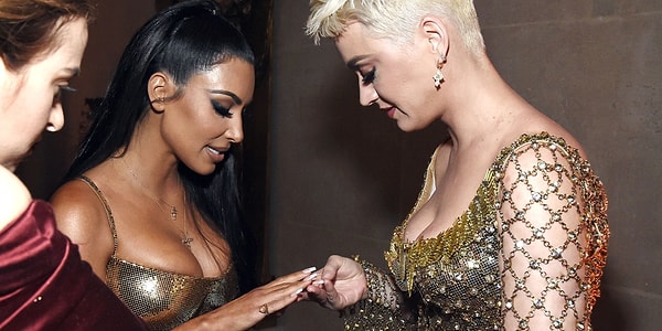 4. В частности, мнение Ким Кардашян на одном телевизионном шоу о том, что французский маникюр снова должен быть в тренде, вернуло его на повестку дня моды.