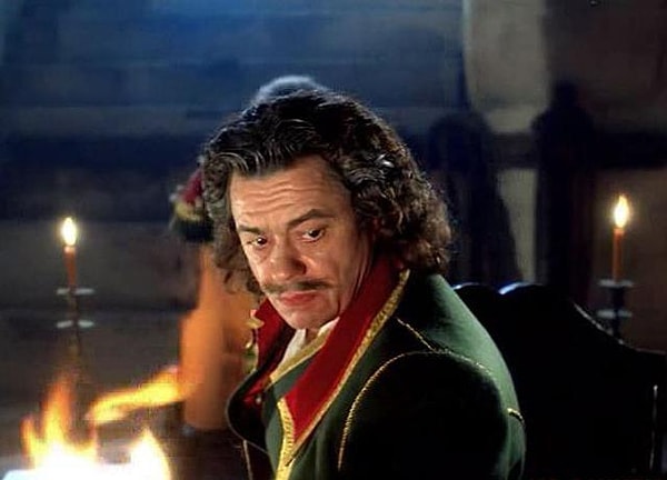 9. Какую роль исполнил Николай Караченцов в фильме "Тайны дворцовых переворотов"?