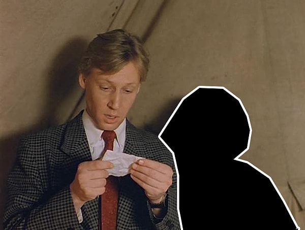 2. Кого вырезали из кадра фильма "На Дерибасовской хорошая погода, или На Брайтон-Бич опять идут дожди"?