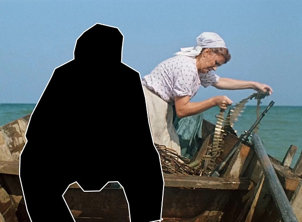 3. Кого вырезали из кадра фильма "Белое солнце пустыни"?