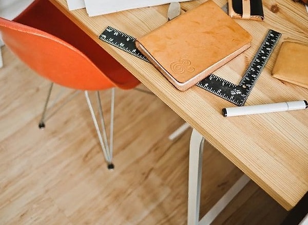 2. У прямоугольного стола отпилили угол. Сколько у него теперь стало углов?