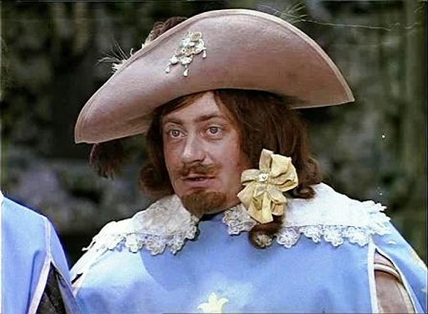 3. Что ответил Портос, когда Арамис сказал: «Воздух монастыря!.. Боже мой!.. Меня всегда сюда тянуло»?