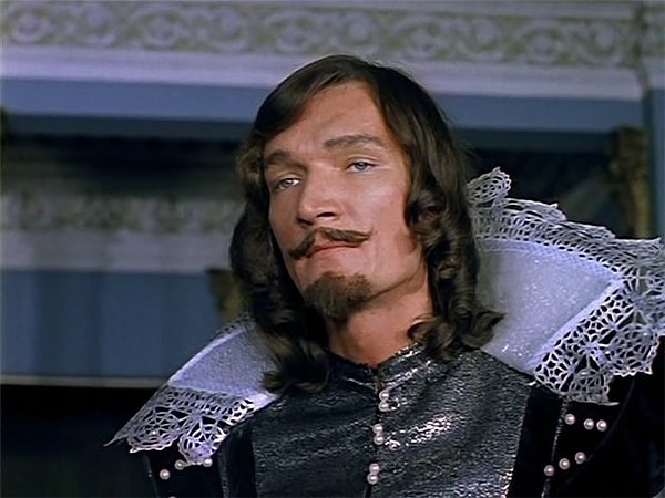 5. Как отреагировал король на отказ Ришелье добыть письмо королевы?