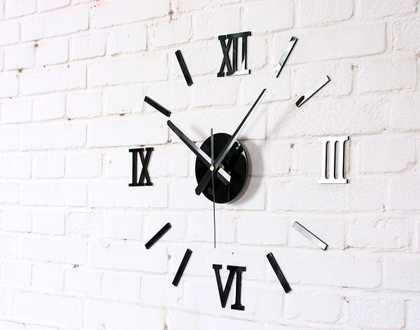 7. На часах без четверти двенадцать. Сколько покажут часы, если поменять часовую и минутную стрелки местами?